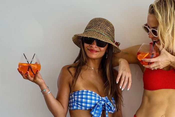 Kate Hudson Just Shared A Bangin' Bikini Photo
