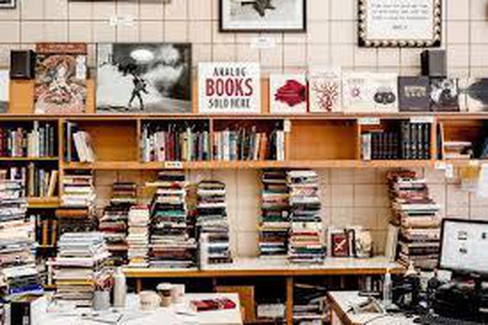 The legend of Moe's Books