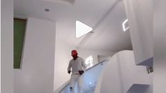 Comedian shows off interior of his huge mansion and everybody wants to venture into comedy (video)