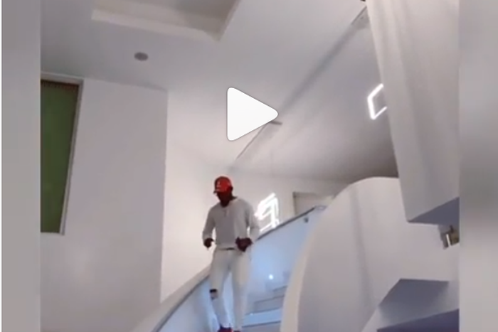 Comedian shows off interior of his huge mansion and everybody wants to venture into comedy (video)
