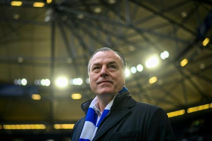 Schalke chairman Clemens Toennies is under pressure to resign as head of the Bundesliga club over racist comments he made last week at a business forum in Paderborn.