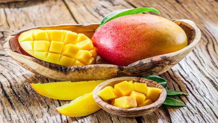 Mango face mask for glowing skin