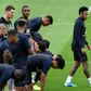 Neymar trains with PSG as transfer deadline approaches