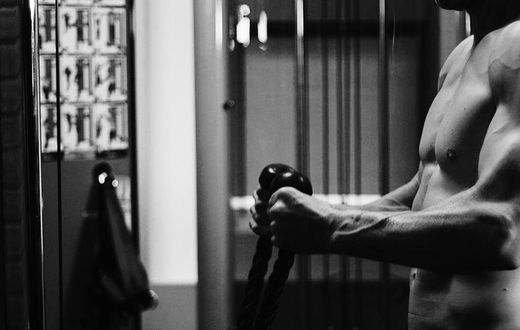 Build Bigger, Stronger Arms With This Superset