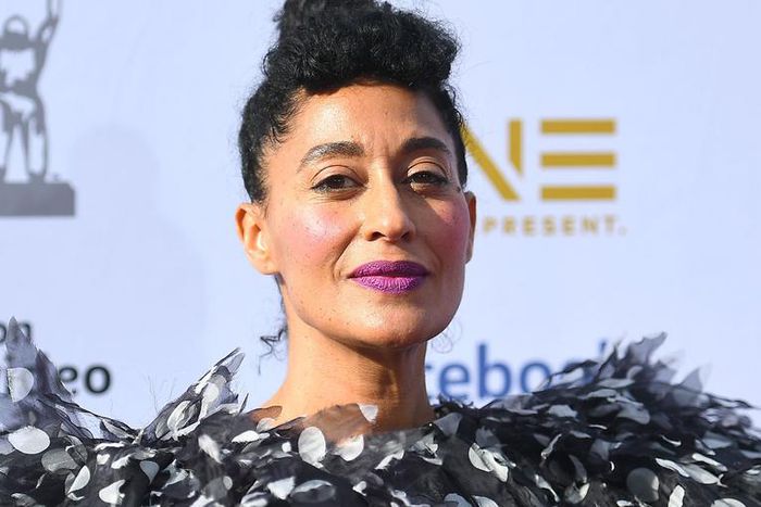 Tracee Ellis Ross Shows Toned Abs In Bikini Selfie