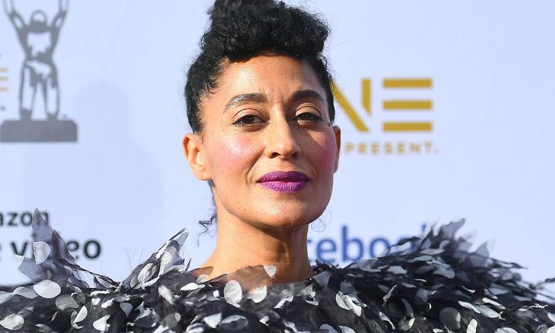 Tracee Ellis Ross Shows Toned Abs In Bikini Selfie