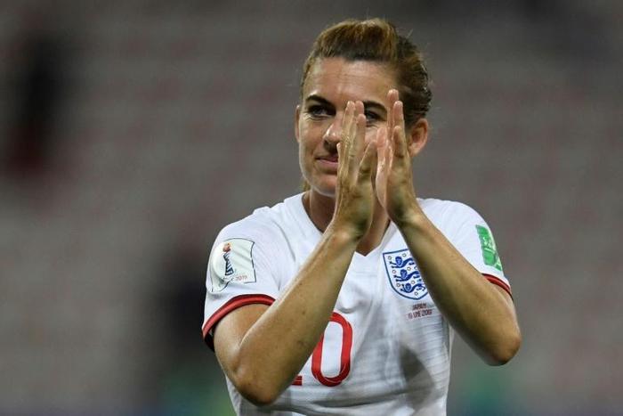 England midfielder Karen Carney will retire from football after the World Cup third-place play-off against Sweden in Nice on Saturday