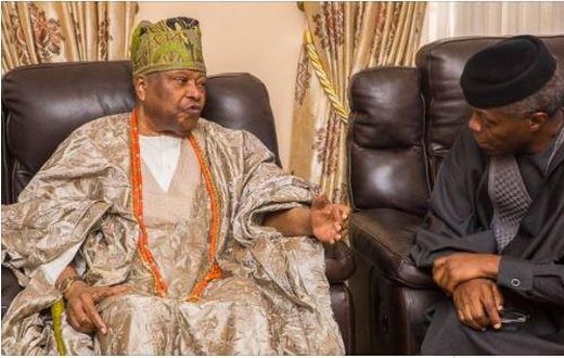 The Awujale of Ijebu Land, Oba Sikiru Kayode Adetona during Vice President Osinbajo's  meeting with the monarch on security. (TheCable)