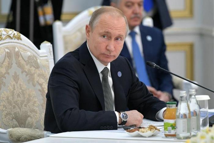 Fighting falling ratings, Putin will hold his 17th public phone-in -- pre-submitted questions include how he sees relations with the US and Europe, but also why he wears his watch on his right wrist