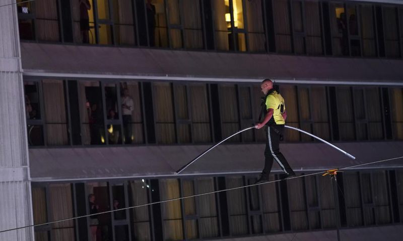 Times Square High-Wire Walk Evokes Rich History of Death-Defying Stunts
