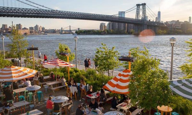 South Williamsburg, Brooklyn: Where families are out in force