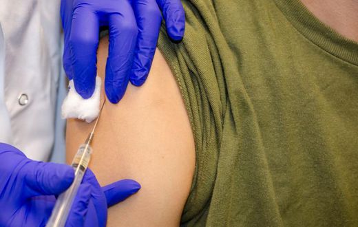 11 Flu Shot Side Effects You Should Know