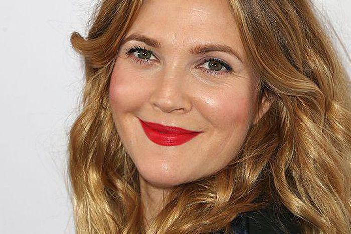 THIS Is How Drew Barrymore Got Her Abs Back