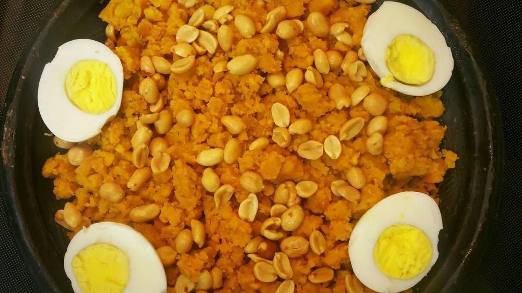 How to prepare 'Etɔ' (Mashed Plantain)