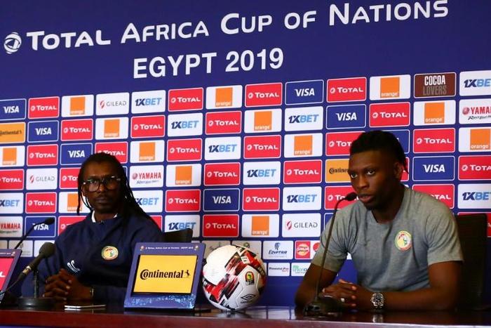 Aliou Cisse (L) has guided Senegal to a first Africa Cup of Nations semi-final in 13 years