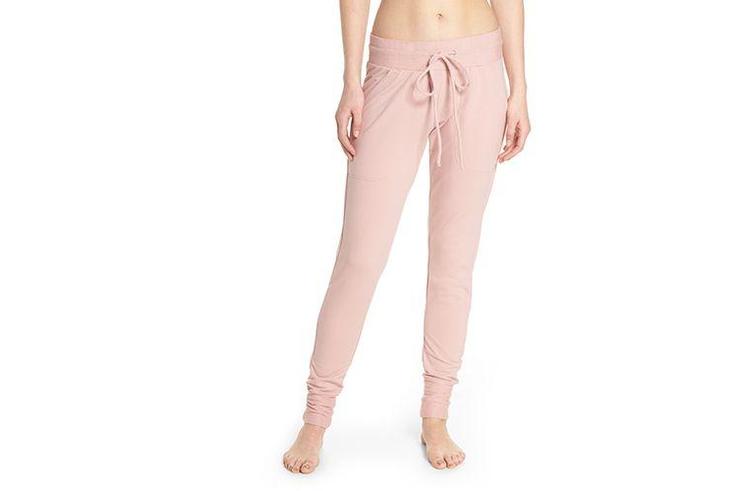 15 Chic and Comfy Sweatpants You'll Wanna Live In