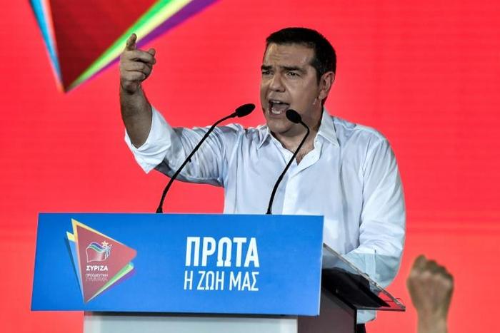 Polls predict Greek Prime Minister Alexis Tsipras's Syriza party will lose Sunday's election, but he insists an eleventh-hour upset remains possible