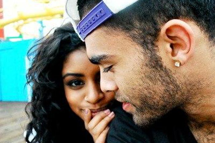 How to control your emotions from running wild in the early days of being with a new partner [Credit: Bikcosmo]