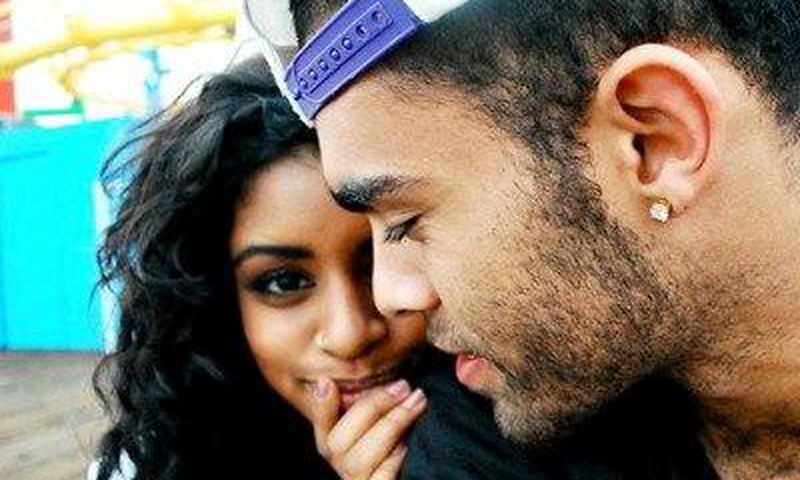 How to control your emotions from running wild in the early days of being with a new partner [Credit: Bikcosmo]