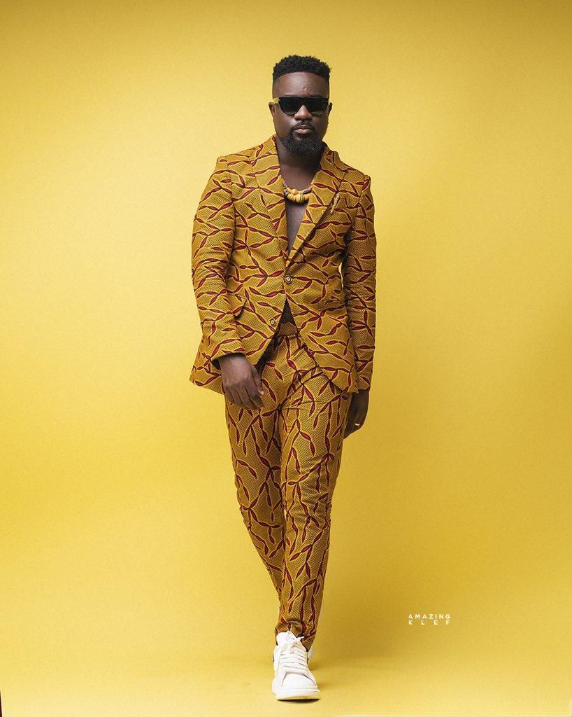 Sarkodie celebrates his birthday with dope African print apparel