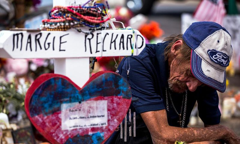 El Paso Widower Is Embraced by Strangers but Mourns in Solitude