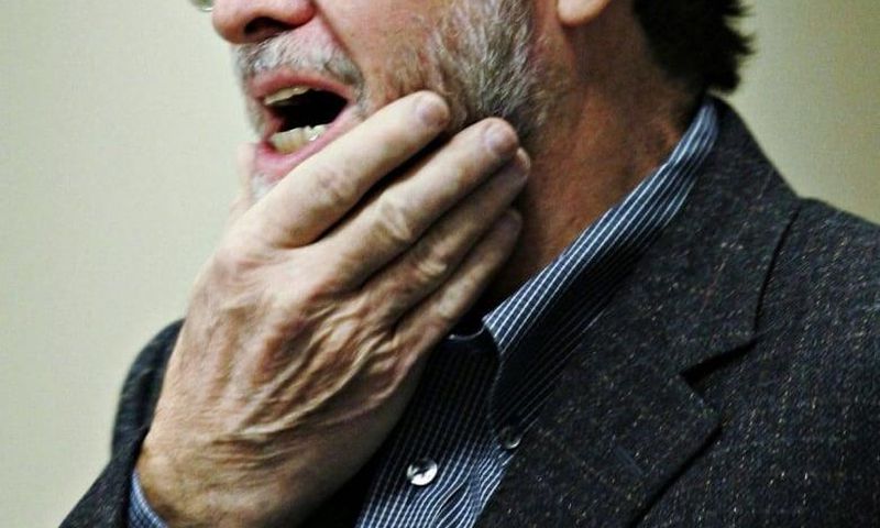Gar Pardy, former foreign affairs department director-general of consular affairs, has been involved with more than 100 kidnapping negotiations around the world. (Fred Chartrand/Canadian Press)