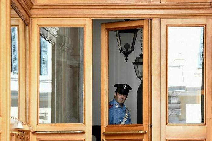 Parallels have been drawn in Italy between the stabbing to death of a policemen allegedly by two US teens and the high-profile case of Amanda Knox, a US student convicted and later acquitted years of the murder of a housemate in 2007