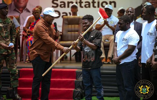 Mahama makes crucial donation to BuzzStop Boys, group expresses gratitude
