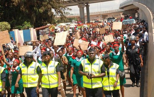 ___8818215___2018___9___6___10___Personnel-from-the-Ghana-Police-Service-leading-the-unemployed-nurses-during-the-demonstration-yesterday.Photo_.Ebo-Gorman-3