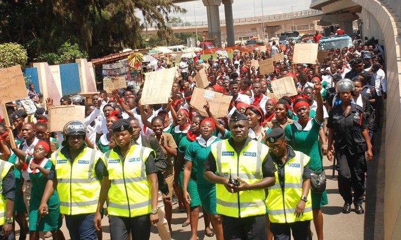 ___8818215___2018___9___6___10___Personnel-from-the-Ghana-Police-Service-leading-the-unemployed-nurses-during-the-demonstration-yesterday.Photo_.Ebo-Gorman-3