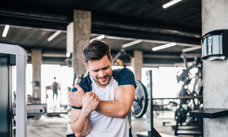 How to Solve AC Joint Pain in Your Shoulder