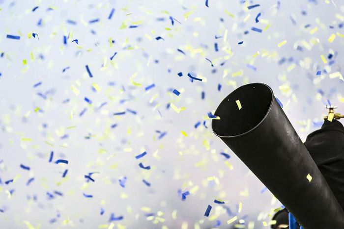 Dr. Pimple Popper Squeezes 'Pop Of The Year' Cyst