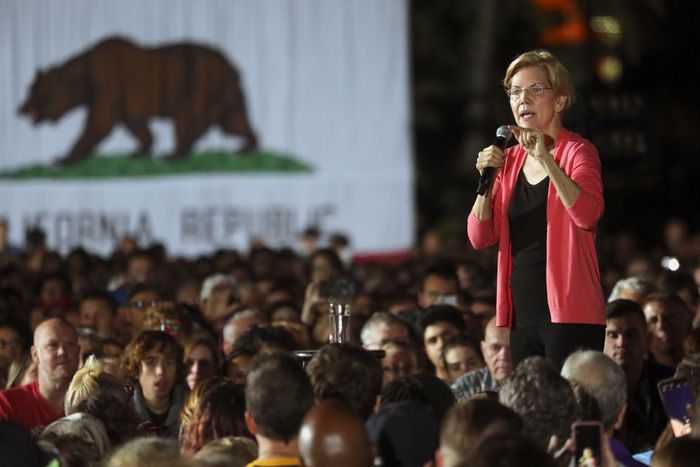 In Shift, Warren Says She'll Forgo Big Money Events if Nominated