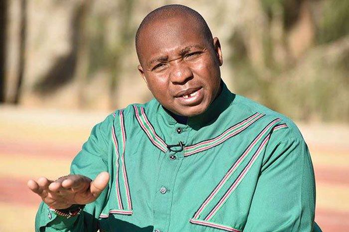 MP angrily quits politics because it has made him poorer