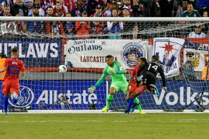 Mexico forward Javier Hernandez (right) opens the scoring on a header against the United Sates during an international friendly between Mexico and the United States at the Metlife Stadium in New Jersey