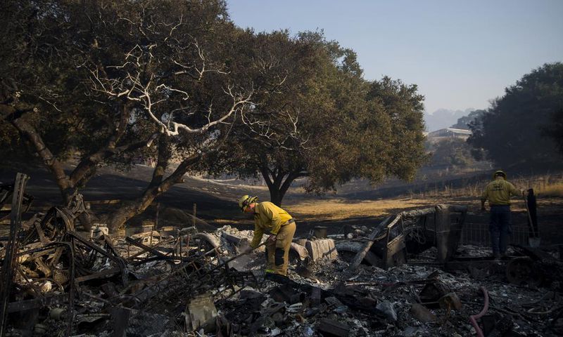 'Devil Winds' Drive a Fire Threatening the Reagan Library