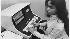 This is what the old computer looks like. (Homo Sociabilis)