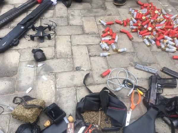 Armed gang arrested after fierce gun battle with police