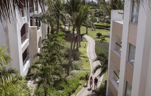 American Couple's Death in Dominican Republic Not From Poisoned Alcohol, FBI Says
