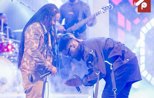 Sarkodie bows down to Obrafour