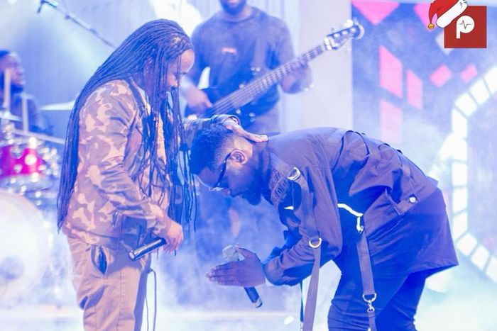 Sarkodie bows down to Obrafour
