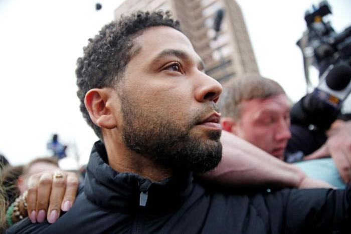 The decision to drop all 16 felony charges against US actor Jussie Smollett, who was accused of staging a hoax hate crime attack against himself, has revived debate about prosecutorial discretion