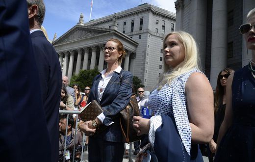 Inner Circle Lured Girls for Epstein, Accusers Say