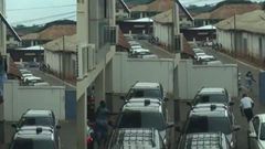 Sexy female Ghanaian bank robber arrested after she jumped from storey building (video)