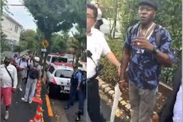 Angry Nigerians chase Buhari with police to conduct compulsory DNA test on him (video)