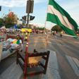 A supporter of Bolivian opposition candidate Carlos Mesa blocks an avenue in Santa Cruz