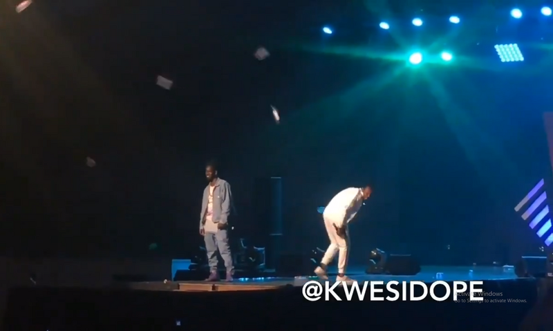 Reign Concert: Shatta fans throw missiles at Kwaw Kese