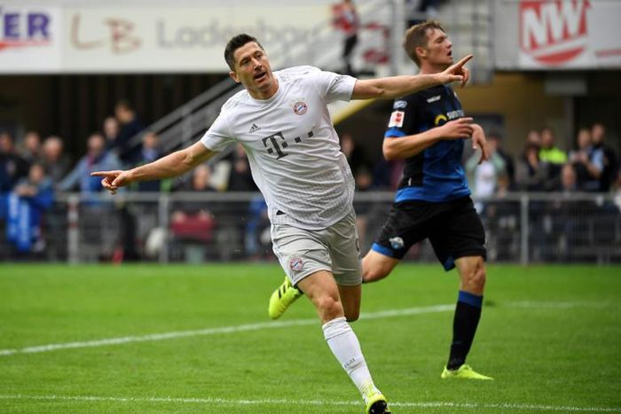 Robert Lewandowski became the first Bayern Munich player to score in each of the first six rounds of Bundesliga matches