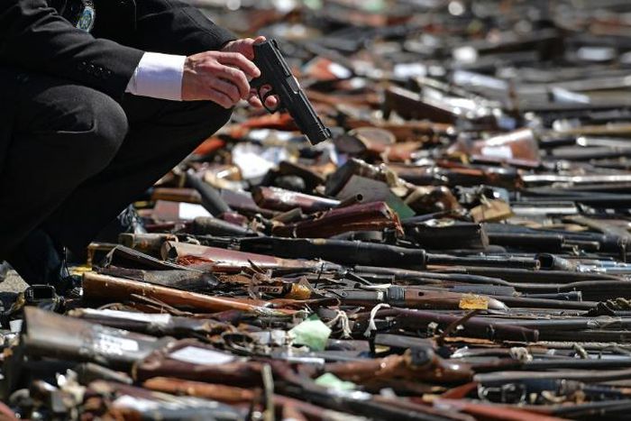 Brazil's lower house of Congress voted to give hunters, sports shooters and collectors easier access to weapons, but opposed easing restrictions that would have allowed millions of ordinary Brazilians to buy and carry guns on the street