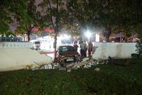 Pulse Ghana’s wall crashed as non-functional traffic light causes accident at East Legon